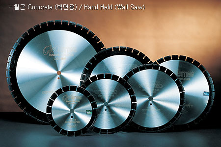 ���̾߸����